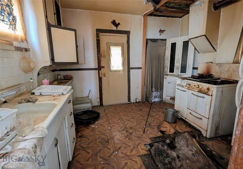 104 E Center, Butte, MT 59701 photo 7