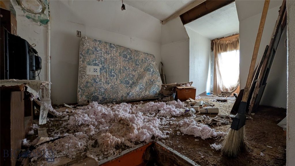 104 E Center, Butte, MT 59701 photo 8