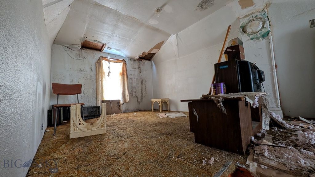 104 E Center, Butte, MT 59701 photo 9