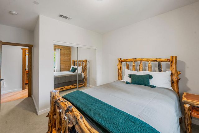 855 Conklin Road, Big Bear, CA 92315