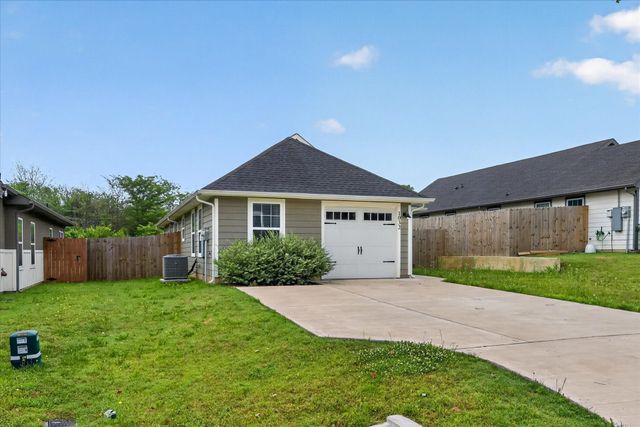 1032 Ray Drive, Denison, TX 75020