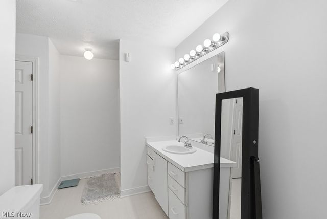 2323 Call Road, Stow, OH 44224