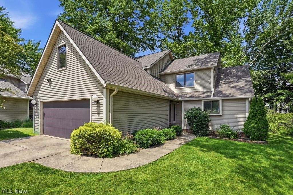 2323 Call Road, Stow, OH 44224