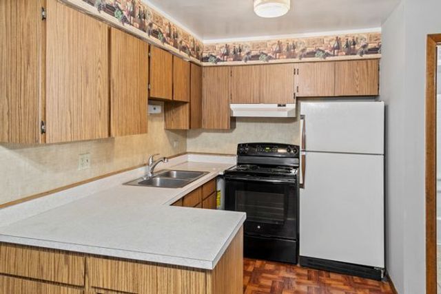 17754 Rosewood Drive 1N, Lansing, IL 60438