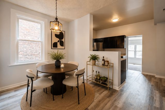 425 E 41st Street 2, Chicago, IL 60653