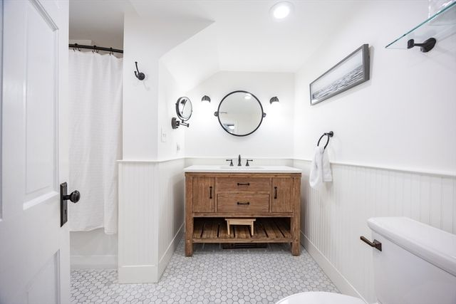 2 Sunset Rd, Salem, MA 01970