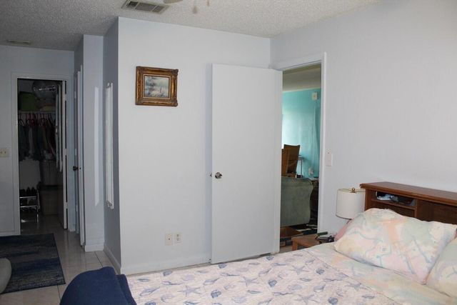 566 SW Sara Boulevard, Port St. Lucie, FL 34953