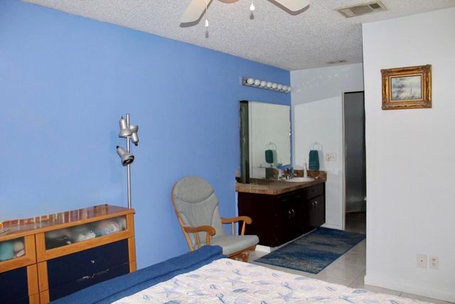 566 SW Sara Boulevard, Port St. Lucie, FL 34953