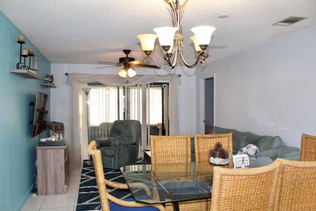 566 SW Sara Boulevard, Port St. Lucie, FL 34953