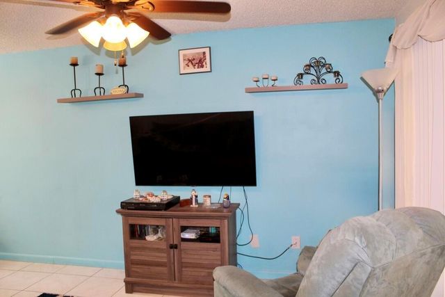 566 SW Sara Boulevard, Port St. Lucie, FL 34953