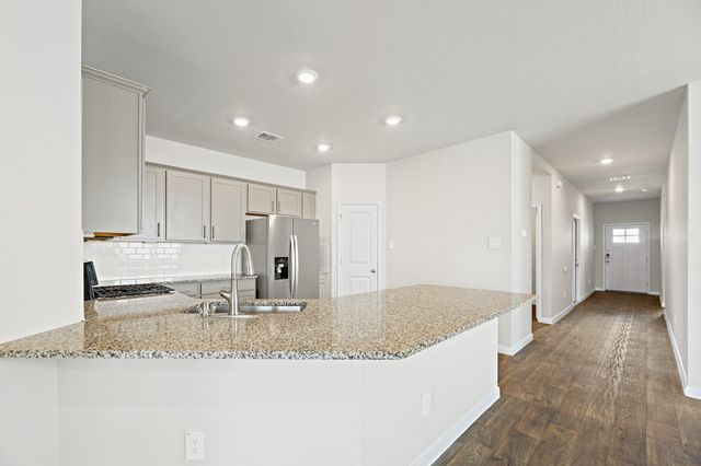 142 Solitude DR, San Marcos, TX 78666