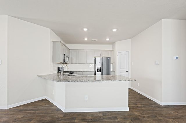 142 Solitude DR, San Marcos, TX 78666