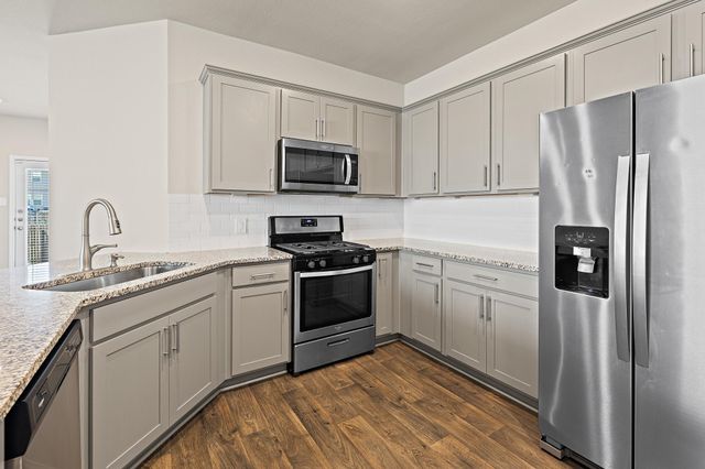 142 Solitude DR, San Marcos, TX 78666