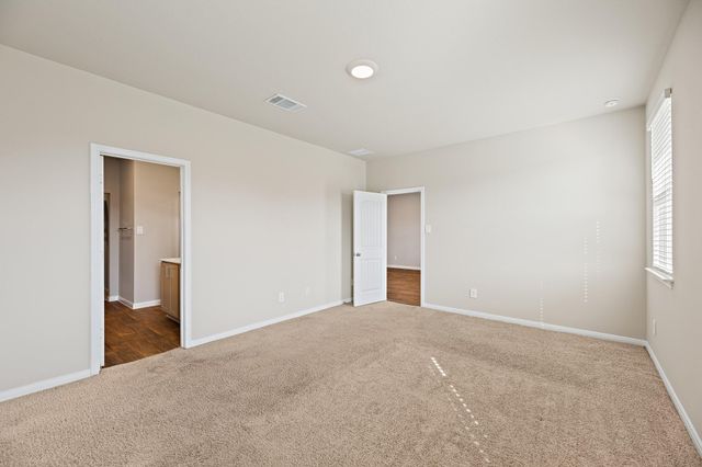 142 Solitude DR, San Marcos, TX 78666