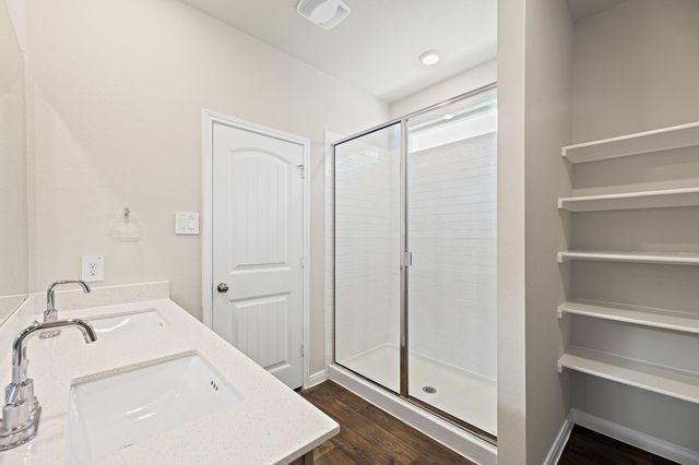 142 Solitude DR, San Marcos, TX 78666