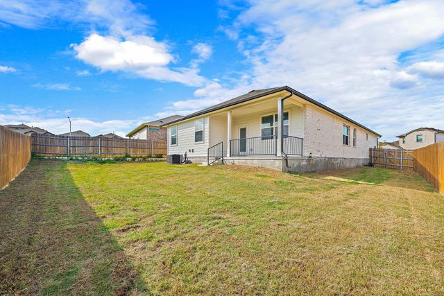 142 Solitude DR, San Marcos, TX 78666