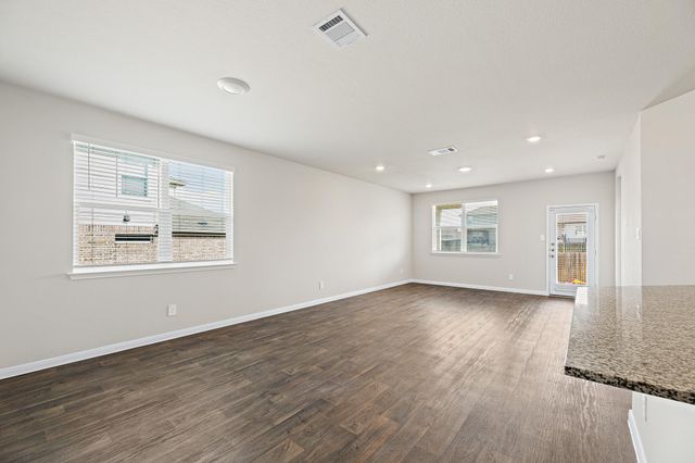142 Solitude DR, San Marcos, TX 78666