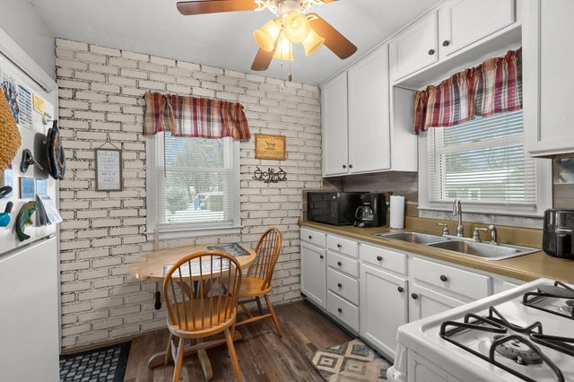 1332 W Highland Boulevard, Battle Creek, MI 49015