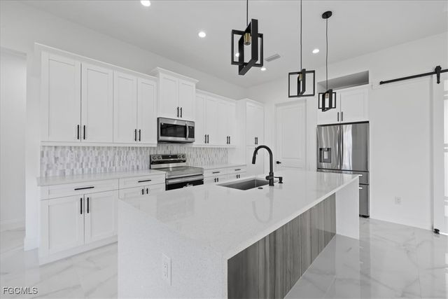 1501 NE 15th TER, Cape Coral, FL 33909