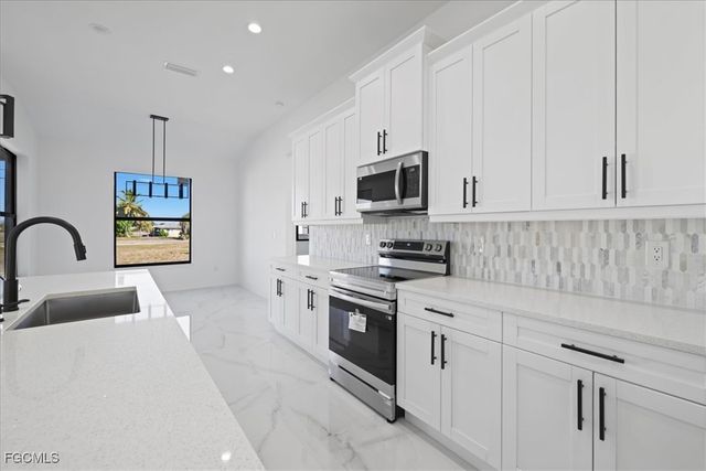 1501 NE 15th TER, Cape Coral, FL 33909