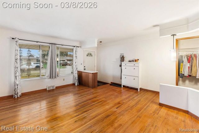 3420 Kevin Circle, Warren, MI 48092