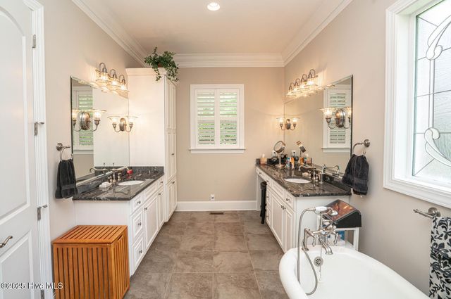 545 Gladstone Circle SW, Ocean Isle Beach, NC 28469
