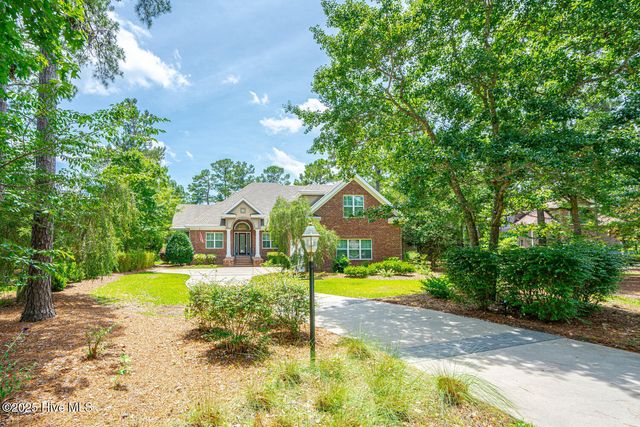 545 Gladstone Circle SW, Ocean Isle Beach, NC 28469