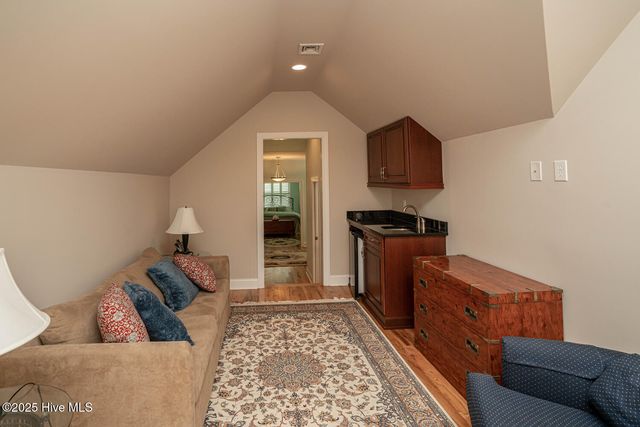 545 Gladstone Circle SW, Ocean Isle Beach, NC 28469