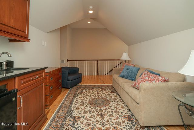 545 Gladstone Circle SW, Ocean Isle Beach, NC 28469
