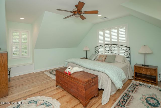 545 Gladstone Circle SW, Ocean Isle Beach, NC 28469