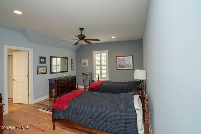 545 Gladstone Circle SW, Ocean Isle Beach, NC 28469