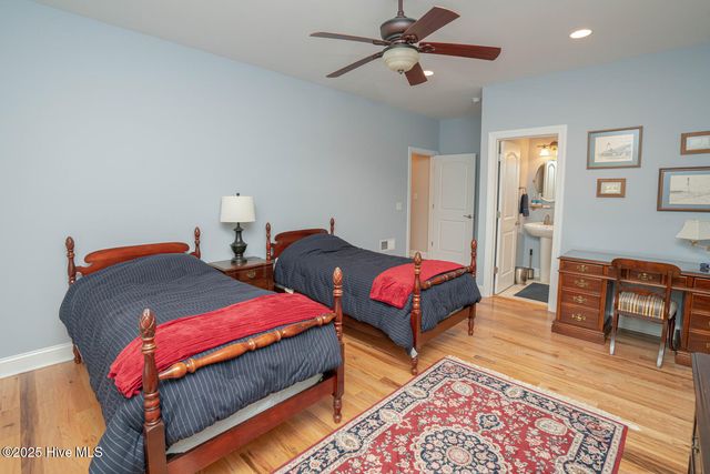 545 Gladstone Circle SW, Ocean Isle Beach, NC 28469