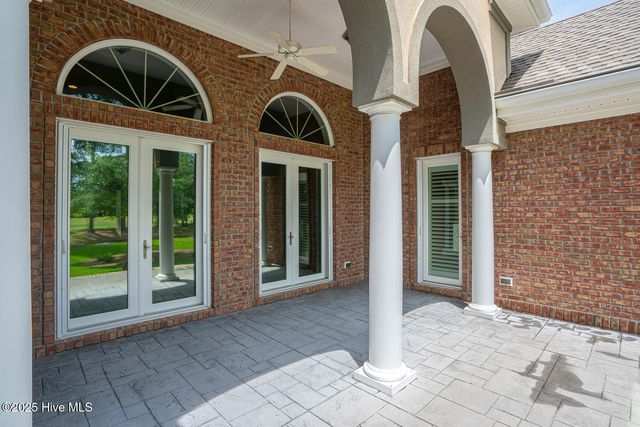 545 Gladstone Circle SW, Ocean Isle Beach, NC 28469