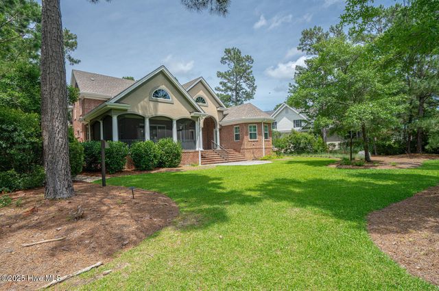 545 Gladstone Circle SW, Ocean Isle Beach, NC 28469