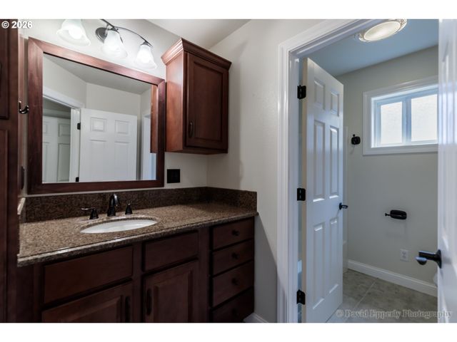 72610 DWIGHT St, Rainier, OR 97048