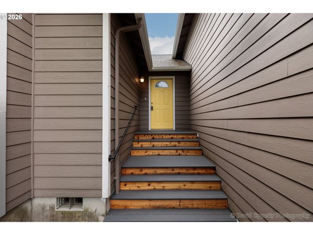 72610 DWIGHT St, Rainier, OR 97048