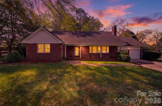 35 32nd Avenue NW, Hickory, NC 28601