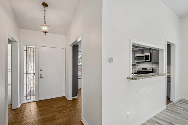 9424 Singing Quail DR 99E, Austin, TX 78758