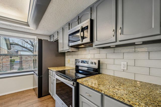 9424 Singing Quail DR 99E, Austin, TX 78758