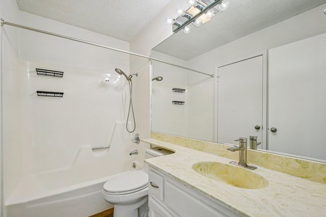 9424 Singing Quail DR 99E, Austin, TX 78758