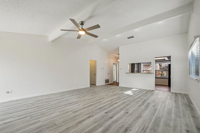 9424 Singing Quail DR 99E, Austin, TX 78758