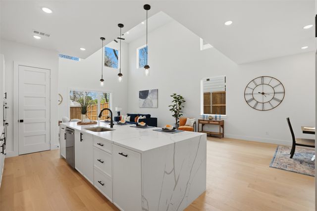 623 Parkview Avenue, Dallas, TX 75223