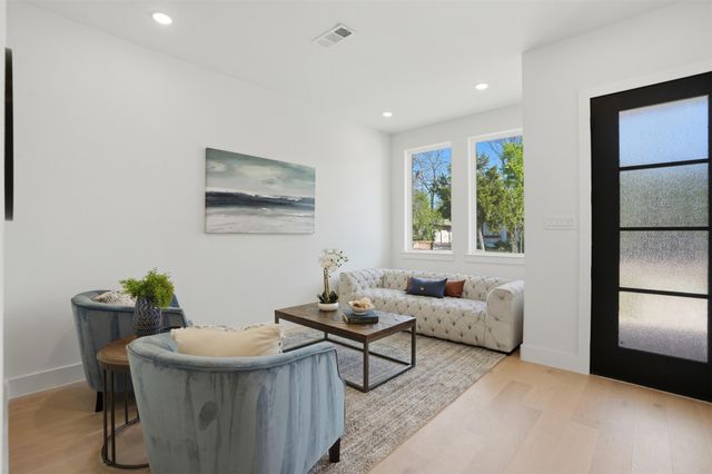 623 Parkview Avenue, Dallas, TX 75223