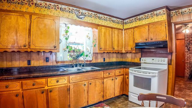 3030 Clover Lane, Hopkinsville, KY 42240