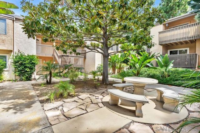 8620 Via Mallorca H, La Jolla, CA 92037