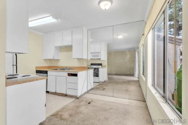 8620 Via Mallorca H, La Jolla, CA 92037