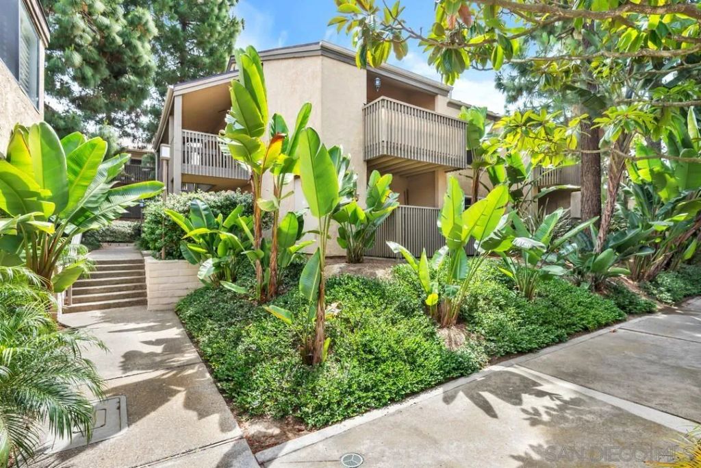 8620 Via Mallorca H, La Jolla, CA 92037
