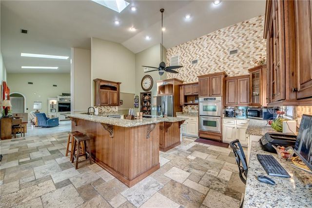 706 SW 6th ST, Cape Coral, FL 33991