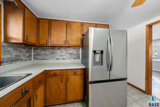 5800 W 15th St Street, Sioux Falls, SD 57106