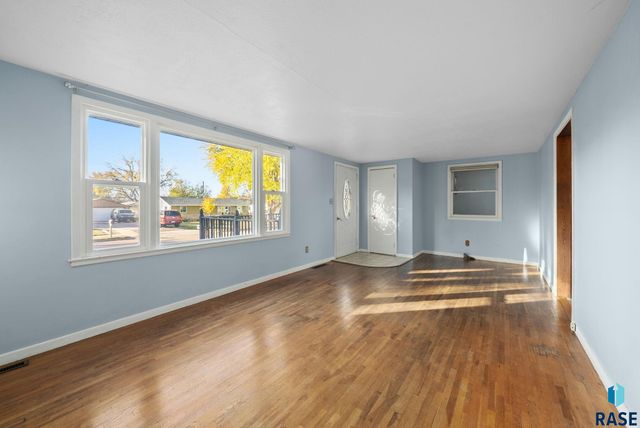 5800 W 15th St Street, Sioux Falls, SD 57106